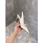 【Valentino】𝟐𝟎𝟐𝟏/𝐒𝐒 𝐧𝐞𝐰 The latest series of counter perfect details original matte open edge bead leather