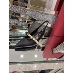 【Valentino】𝟐𝟎𝟐𝟏/𝐒𝐒 𝐧𝐞𝐰 The latest series of counter perfect details original matte open edge bead leather