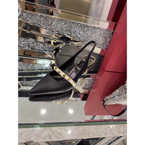 【Valentino】𝟐𝟎𝟐𝟏/𝐒𝐒 𝐧𝐞𝐰 The latest series of counter perfect details original matte open edge bead leather