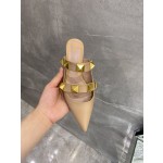 【Valentino】𝟐𝟎𝟐𝟏/𝐒𝐒 𝐧𝐞𝐰 The latest series of counter perfect details original matte open edge bead leather