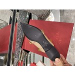 【Valentino】𝟐𝟎𝟐𝟏/𝐒𝐒 𝐧𝐞𝐰 The latest series of counter perfect details original matte open edge bead leather