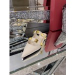 【Valentino】𝟐𝟎𝟐𝟏/𝐒𝐒 𝐧𝐞𝐰 The latest series of counter perfect details original matte open edge bead leather