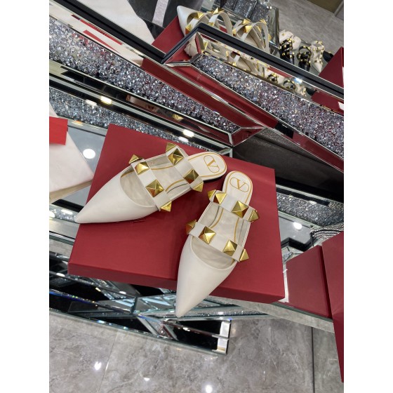 【Valentino】𝟐𝟎𝟐𝟏/𝐒𝐒 𝐧𝐞𝐰 The latest series of counter perfect details original matte open edge bead leather