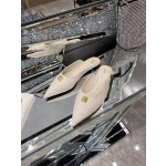 【Valentino】𝟐𝟎𝟐𝟏/𝐒𝐒 𝐧𝐞𝐰 The latest series of counter perfect details original matte open edge bead leather