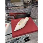 【Valentino】𝟐𝟎𝟐𝟏/𝐒𝐒 𝐧𝐞𝐰 The latest series of counter perfect details original matte open edge bead leather