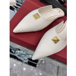 【Valentino】𝟐𝟎𝟐𝟏/𝐒𝐒 𝐧𝐞𝐰 The latest series of counter perfect details original matte open edge bead leather