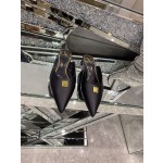 【Valentino】𝟐𝟎𝟐𝟏/𝐒𝐒 𝐧𝐞𝐰 The latest series of counter perfect details original matte open edge bead leather