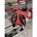 【Valentino】𝟐𝟎𝟐𝟏/𝐒𝐒 𝐧𝐞𝐰 The latest series of counter perfect details original matte open edge bead leather