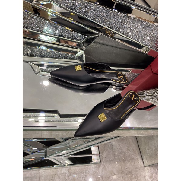 【Valentino】𝟐𝟎𝟐𝟏/𝐒𝐒 𝐧𝐞𝐰 The latest series of counter perfect details original matte open edge bead leather