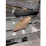 【Valentino】𝟐𝟎𝟐𝟏/𝐒𝐒 𝐧𝐞𝐰 The latest series of counter perfect details original matte open edge bead leather