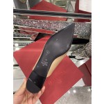 【Valentino】𝟐𝟎𝟐𝟏/𝐒𝐒 𝐧𝐞𝐰 The latest series of counter perfect details original matte open edge bead leather