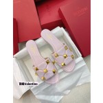 【Valentino】𝟐𝟎𝟐𝟏/𝐒𝐒 𝐧𝐞𝐰 021 official website new metal rivets diamond plaid slippers Qin Lan the same model