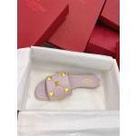 【Valentino】𝟐𝟎𝟐𝟏/𝐒𝐒 𝐧𝐞𝐰 021 official website new metal rivets diamond plaid slippers Qin Lan the same model