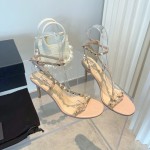 【Valentino】𝟐𝟎𝟐𝟏/𝐒𝐒 𝐧𝐞𝐰 Valentino's new Spring/Summer 2021 collection is still the classic studded collection