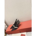 【Valentino】𝟐𝟎𝟐𝟏/𝐒𝐒 𝐧𝐞𝐰 Valentino Lambskin back lace-up heel with sculpted work