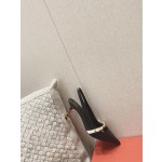 【Valentino】𝟐𝟎𝟐𝟏/𝐒𝐒 𝐧𝐞𝐰 Valentino Lambskin back lace-up heel with sculpted work