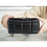 𝗖𝗛𝗔𝗡𝗘𝗟✦𝗖𝗹𝗮𝘀𝘀𝗶𝗰 𝗙𝗹𝗮𝗽 Italy 🇮🇹 The Box Original Lambskin 23𝑪 Early Spring Resort Collection The Most Beautiful Dice Square Fat