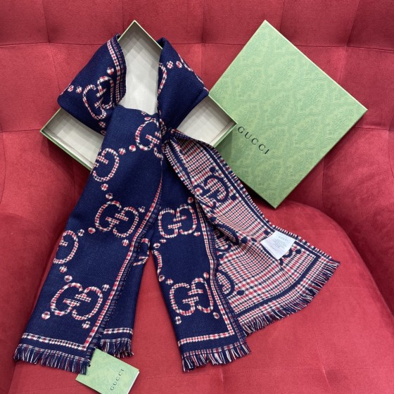 GUCCI Double-sided three-dimensional jacquard scarf 100% wool