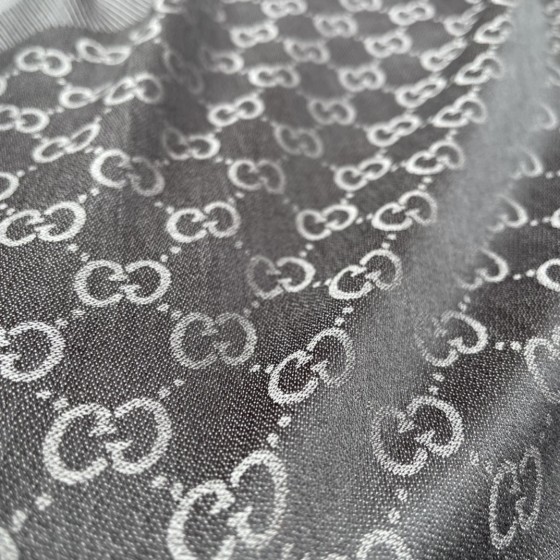 GUCCI Neck Shawl 80% wool ➕ 20% silk