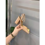 【Valentino】𝟐𝟎𝟐𝟏/𝐒𝐒 𝐧𝐞𝐰 VALENTINO 2022ss spring-summer new big studded high heelss still the classic studded collection