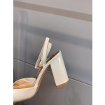 【Valentino】𝟐𝟎𝟐𝟏/𝐒𝐒 𝐧𝐞𝐰 VALENTINO 2022ss spring-summer new big studded high heelss still the classic studded collection