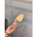 【Valentino】𝟐𝟎𝟐𝟏/𝐒𝐒 𝐧𝐞𝐰 VALENTINO 2022ss spring-summer new big studded high heelss still the classic studded collection