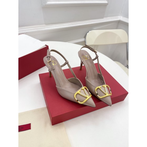 【Valentino】𝟐𝟎𝟐𝟏/𝐒𝐒 𝐧𝐞𝐰 Valentino 2022 spring and summer new large V diamond buckle high heels on the new