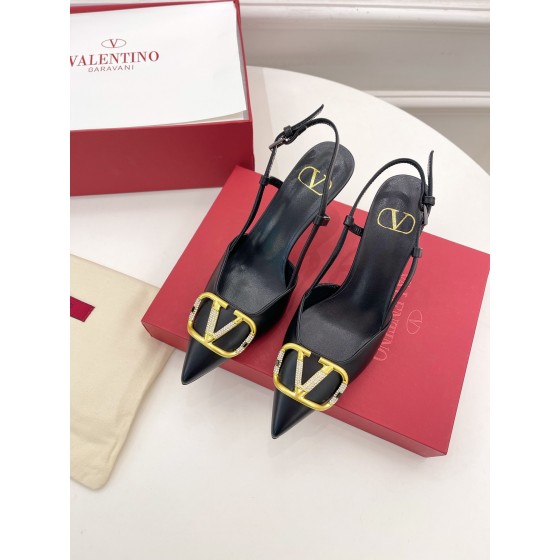 【Valentino】𝟐𝟎𝟐𝟏/𝐒𝐒 𝐧𝐞𝐰 Valentino 2022 spring and summer new large V diamond buckle high heels on the new