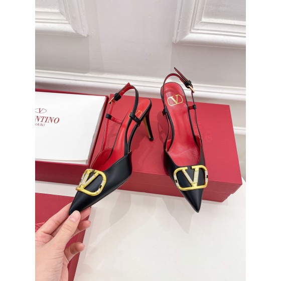 【Valentino】𝟐𝟎𝟐𝟏/𝐒𝐒 𝐧𝐞𝐰 Valentino 2022 spring and summer new large V diamond buckle high heels on the new