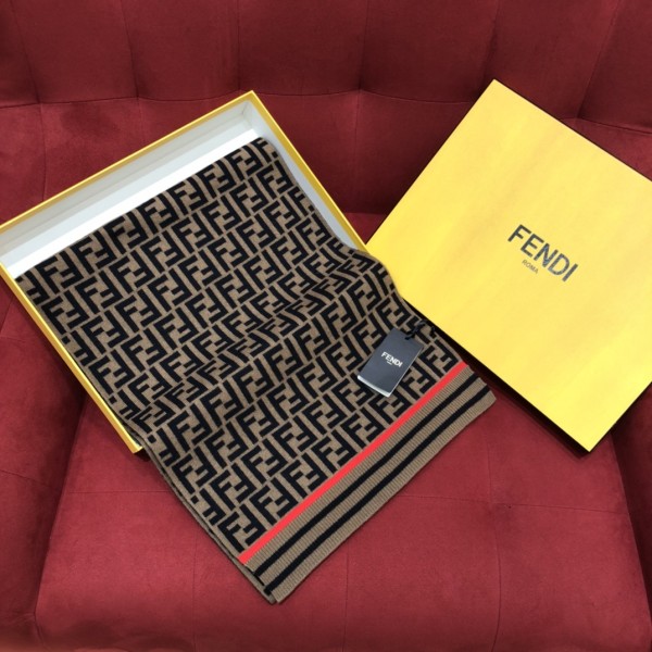 𝐅𝐞𝐧𝐝𝐢 FF elements 66% wool and 29% cashmere