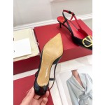 【Valentino】𝟐𝟎𝟐𝟏/𝐒𝐒 𝐧𝐞𝐰 Valentino 2022 spring and summer new large V diamond buckle high heels on the new