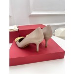 【Valentino】𝟐𝟎𝟐𝟏/𝐒𝐒 𝐧𝐞𝐰 Valentino 2022 spring and summer new large V diamond buckle high heels on the new