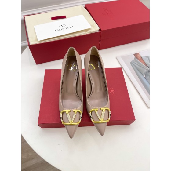 【Valentino】𝟐𝟎𝟐𝟏/𝐒𝐒 𝐧𝐞𝐰 Valentino 2022 spring and summer new large V diamond buckle high heels on the new