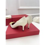 【Valentino】𝟐𝟎𝟐𝟏/𝐒𝐒 𝐧𝐞𝐰 Valentino 2022 spring and summer new large V diamond buckle high heels on the new