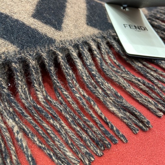 𝐅𝐞𝐧𝐝𝐢 Double-sided Cashmere Scarf with Big Tassel and Big Logo 100% Cashmere