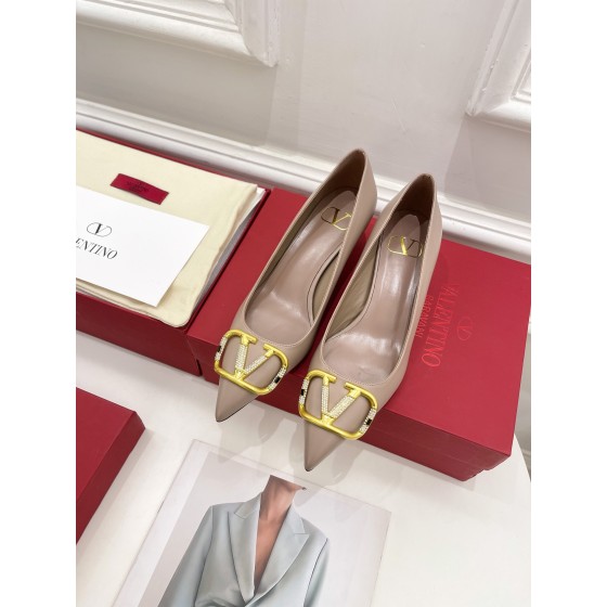 【Valentino】𝟐𝟎𝟐𝟏/𝐒𝐒 𝐧𝐞𝐰 Valentino 2022 spring and summer new large V diamond buckle high heels on the new