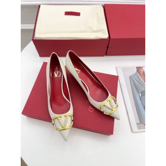 【Valentino】𝟐𝟎𝟐𝟏/𝐒𝐒 𝐧𝐞𝐰 Valentino 2022 spring and summer new large V diamond buckle high heels on the new