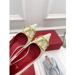 【Valentino】𝟐𝟎𝟐𝟏/𝐒𝐒 𝐧𝐞𝐰 Valentino 2022 spring and summer new large V diamond buckle high heels on the new