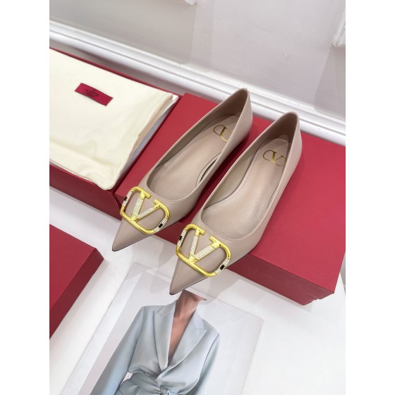 【Valentino】𝟐𝟎𝟐𝟏/𝐒𝐒 𝐧𝐞𝐰 Valentino 2022 spring and summer new large V diamond buckle high heels on the new