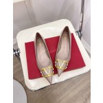 【Valentino】𝟐𝟎𝟐𝟏/𝐒𝐒 𝐧𝐞𝐰 Valentino 2022 spring and summer new large V diamond buckle high heels on the new