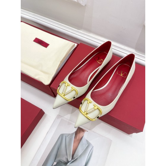 【Valentino】𝟐𝟎𝟐𝟏/𝐒𝐒 𝐧𝐞𝐰 Valentino 2022 spring and summer new large V diamond buckle high heels on the new