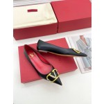 【Valentino】𝟐𝟎𝟐𝟏/𝐒𝐒 𝐧𝐞𝐰 Valentino 2022 spring and summer new large V diamond buckle high heels on the new