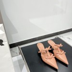 【Valentino】𝟐𝟎𝟐𝟏/𝐒𝐒 𝐧𝐞𝐰 Valentino Early Spring Collection Pointed Toe Bow Sandals