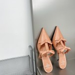 【Valentino】𝟐𝟎𝟐𝟏/𝐒𝐒 𝐧𝐞𝐰 Valentino Early Spring Collection Pointed Toe Bow Sandals