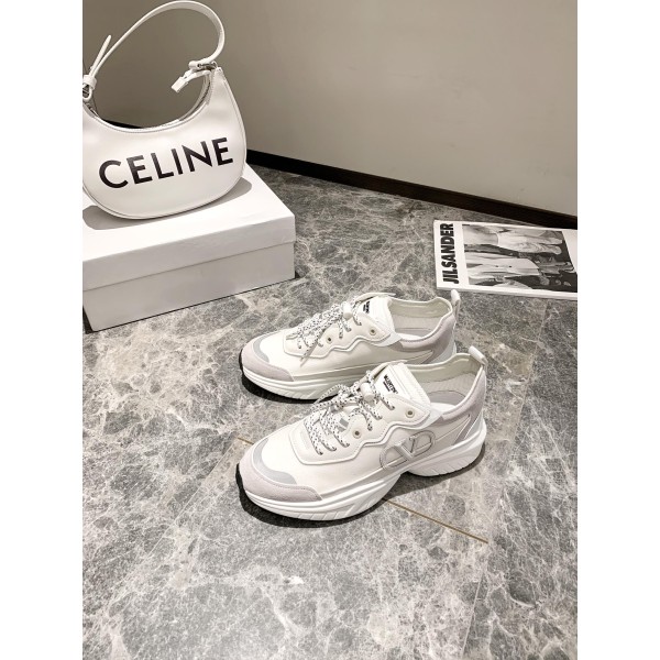 【Valentino】𝟐𝟎𝟐𝟏/𝐒𝐒 𝐧𝐞𝐰 Valentino 2022 ss spring-summer collection of new old man shoes