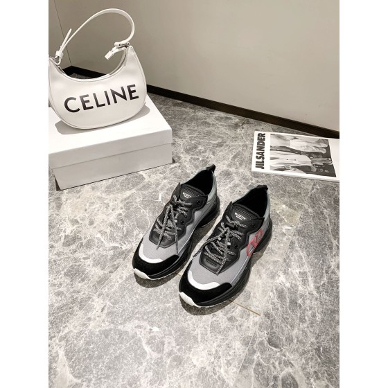 【Valentino】𝟐𝟎𝟐𝟏/𝐒𝐒 𝐧𝐞𝐰 Valentino 2022 ss spring-summer collection of new old man shoes