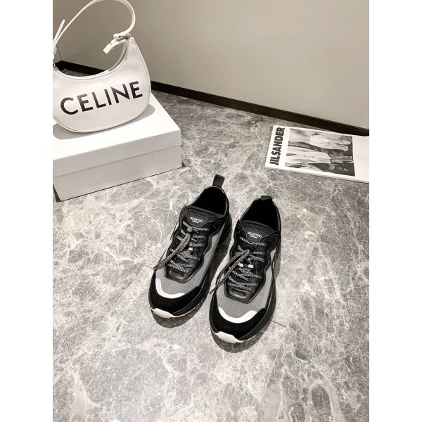 【Valentino】𝟐𝟎𝟐𝟏/𝐒𝐒 𝐧𝐞𝐰 Valentino 2022 ss spring-summer collection of new old man shoes