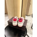 【Valentino】𝟐𝟎𝟐𝟏/𝐒𝐒 𝐧𝐞𝐰 Valentino 2021 fall and winter new one stud sneakers couples on the new