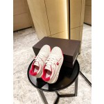 【Valentino】𝟐𝟎𝟐𝟏/𝐒𝐒 𝐧𝐞𝐰 Valentino 2021 fall and winter new one stud sneakers couples on the new