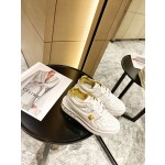 【Valentino】𝟐𝟎𝟐𝟏/𝐒𝐒 𝐧𝐞𝐰 Valentino 2021 fall and winter new one stud sneakers couples on the new